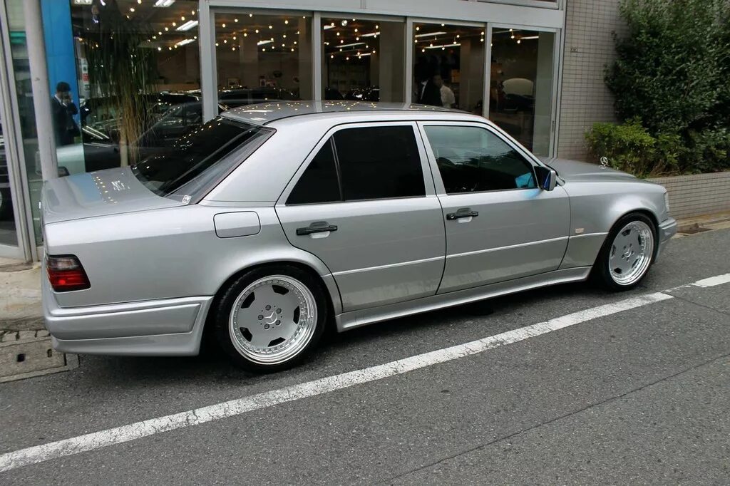 Мерседес w124 e. Мерседес 124 amg. Mercedes 124 e60 amg. Мерседес бенц w124. Mercedes benz e60 amg w124.