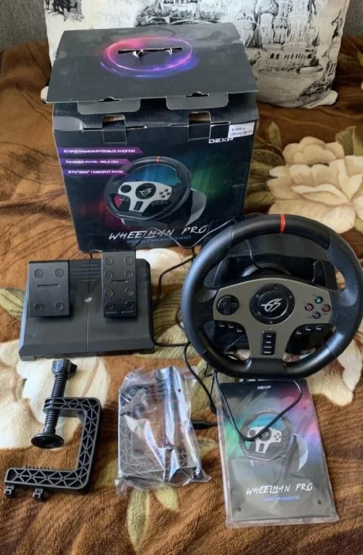 Wheelman pro gt купить. DEXP 900 игровой руль. Игровой руль Sven GC-w600. Руль DEXP Wheelman Pro. Руль дексп 900 градусов.