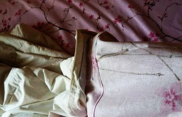 Как обработать пододеяльник. Пододеяльник с вырезом. пододеяльник на кнопках. пододеяльник с квадратным вырезом. пододеяльник с клапаном.