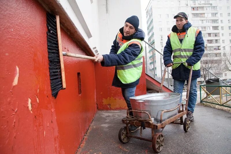 сотрудники жкх. дворник жкх. оператор газовой котельной. капитальный ремонт. предприятия коммунального хозяйства.