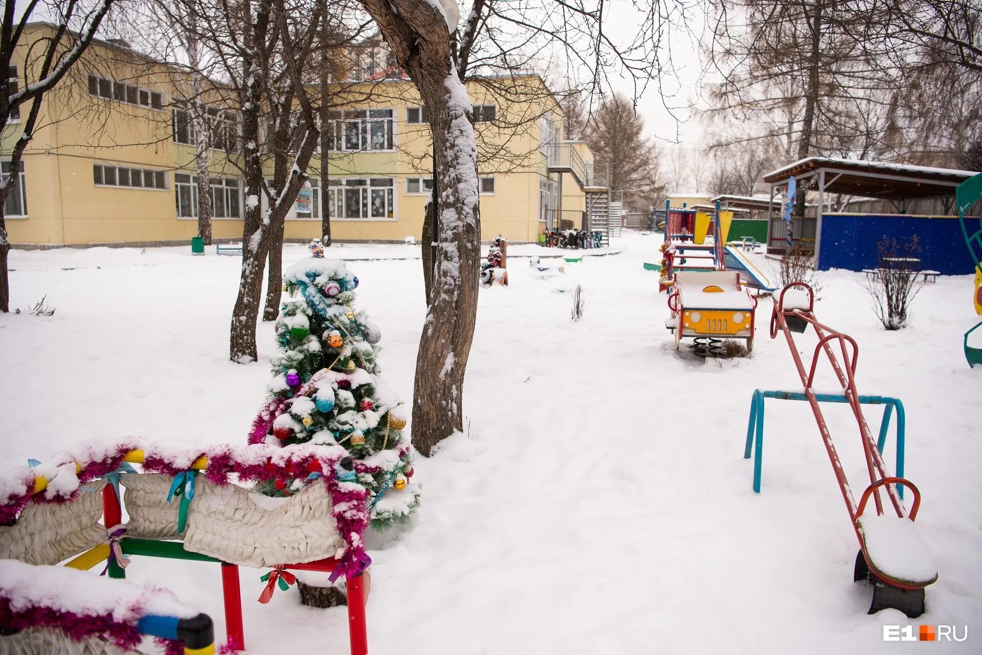 Детский сад 369. Манифест 369 картинки. Садик 555 екатеринбург. 369 екатеринбург. Челюскинцев 2 екатеринбург.