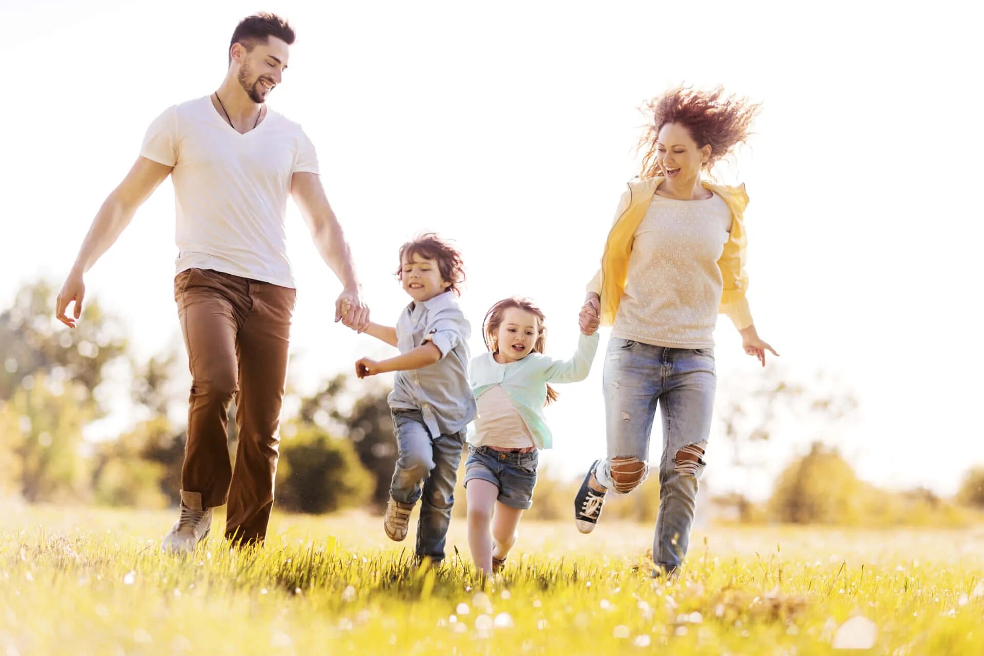 Family model stepping. Семья. Счастливая семья. Счастливая СЕМЬЯСЕМЬЯ. Счастливые дети и родители.