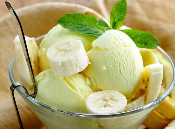 Мороженое банановое. Домашнее мороженое. Фото мороженого. Мороженое из банана. Банановое мороженое молоко