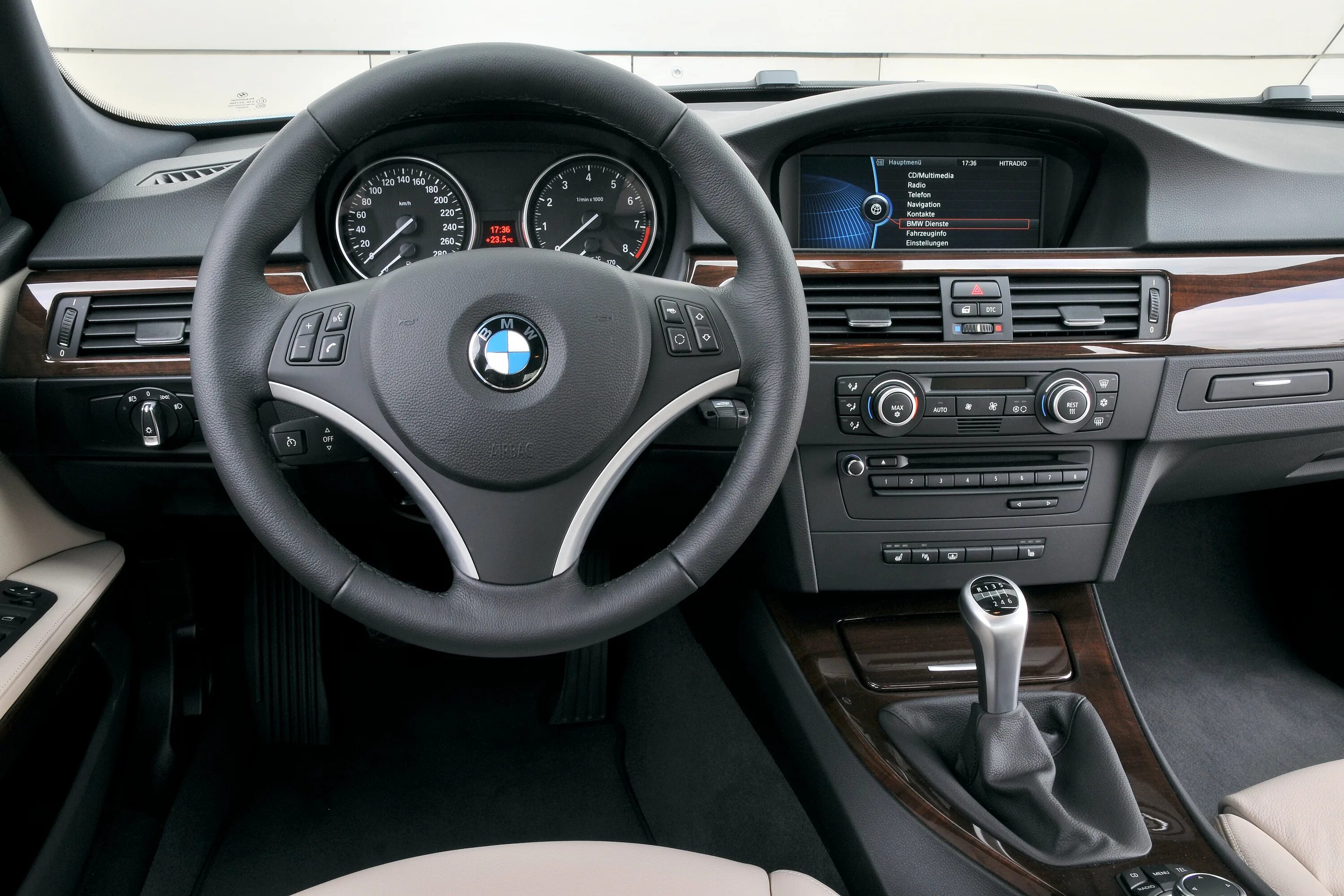 Разбор е90. Бмв е90 салон. bmw e90 салон. бмв е90 320i. бмв 3 320i.
