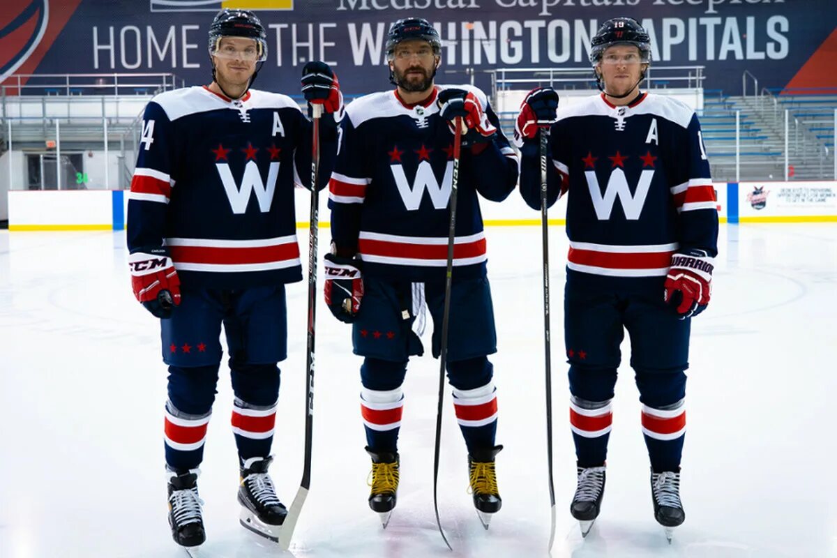 Ретро формы нхл. Форма capitals. Форма вашингтон кэпиталз 2021-2022. Форма capitals. Толстовка нхл овечкин.