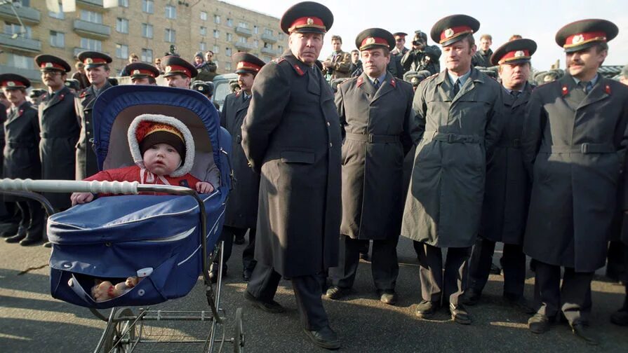 1 июня 1993. Москва 1993 белый дом милиция. Милиция в 90-е годы. Милиция России 90-е. Милиция 1991 год.