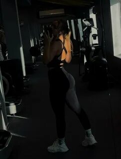 Charevna бусти: Что скрывает платный архив? 