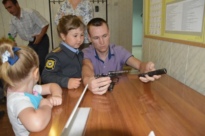 Сотрудники ппс на улицах тамбова. Полиция дергачи саратовская область. Зеленоград полиция ппс. Полиция для детей. Хисматуллин ильдус альмирович уфа.