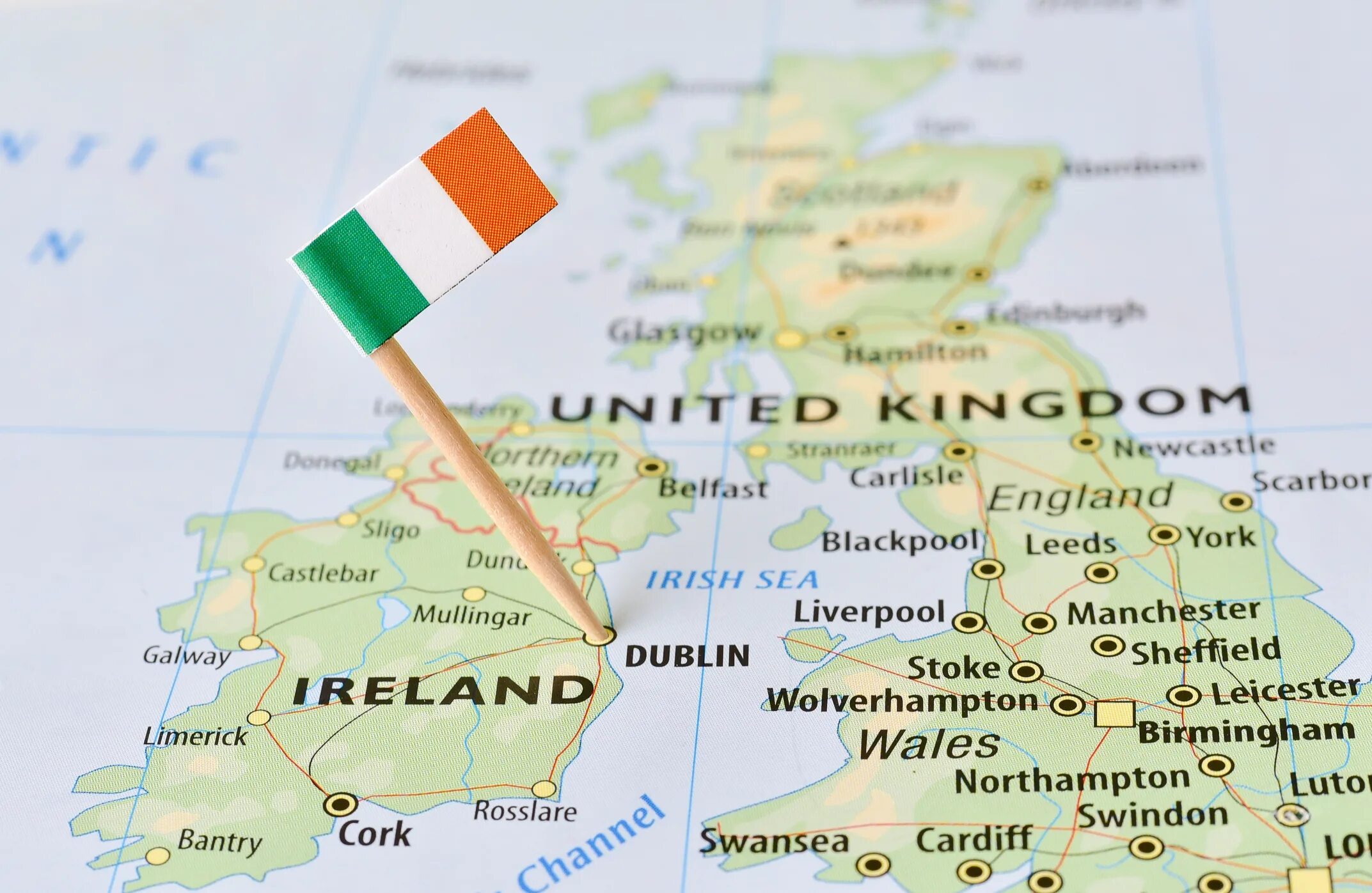 Местоположение на английском. Дублин Ирландия на карте. Географическое положение Ирландии на карте. Ирландия расположение на карте.