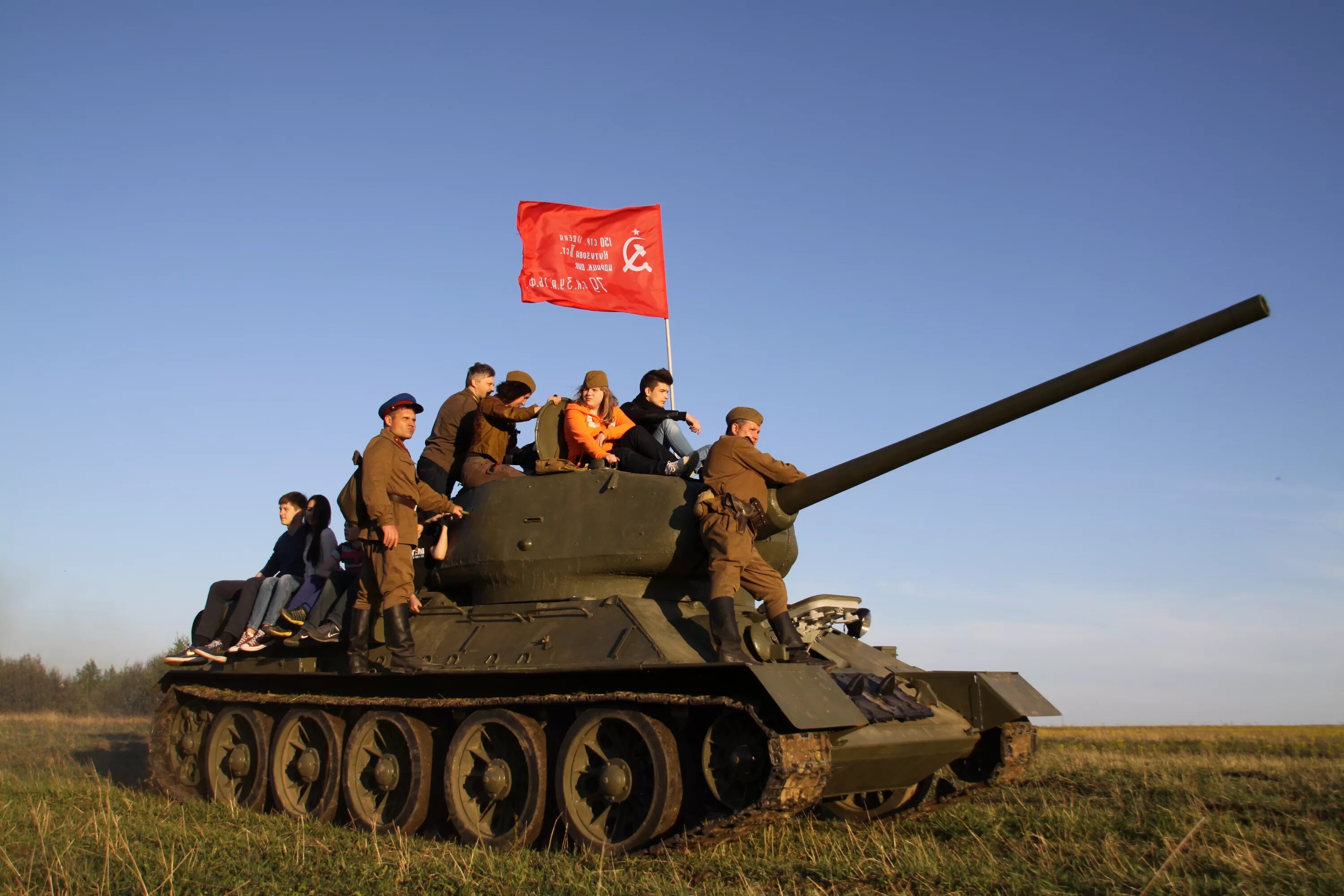 Девятка танк. Танк т 90 на параде. 9 мая ваз. Девятка танк. Т-72б3м.