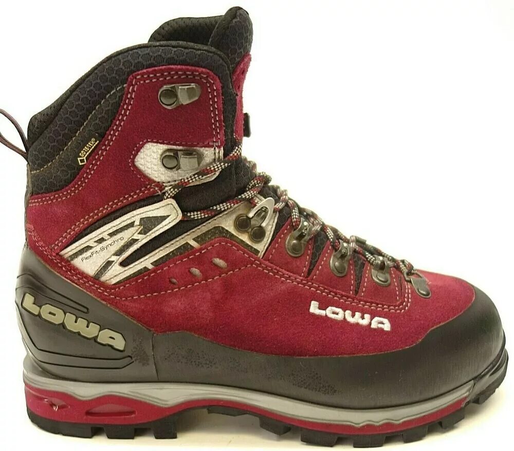 Курнатовского 17 чита. Лова чита. Lowa mountain gtx. Магазин лова. Лова чита.