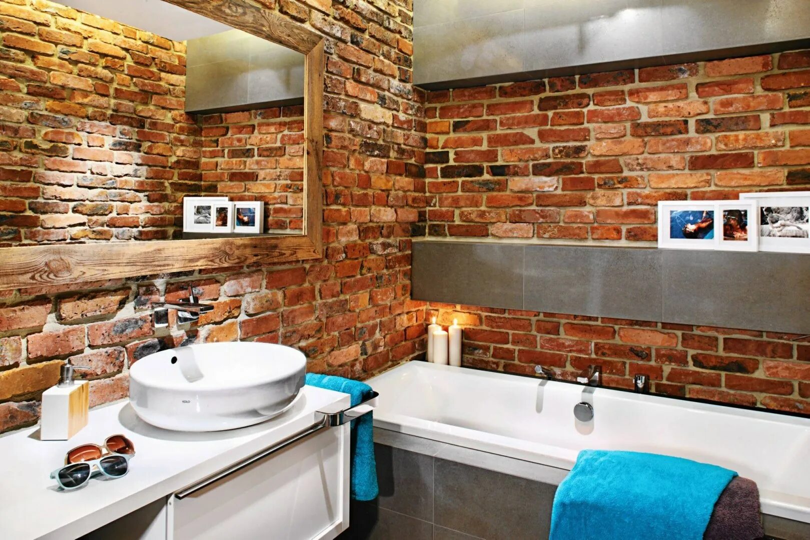 Extraordinary Modern House With Significant Spatial Drama Brick bathroom, Stylis