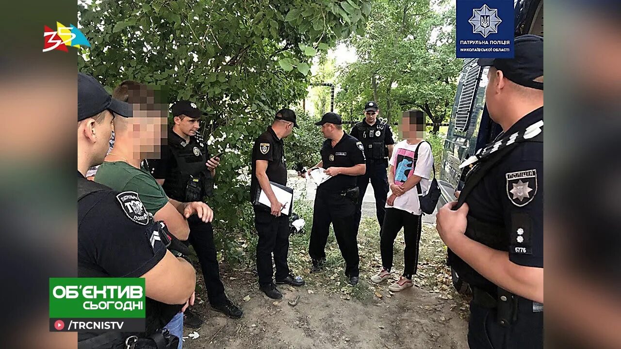 Кого поймали в москве сегодня. Копы задержали наркомана. Полиция поймала закладчицу.