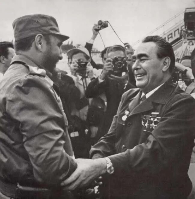 Встреча 1970 куба кастро брежнев и. Кастро брежнев. Кастро брежнев. Встреча 1970 куба кастро брежнев и. Встреча 1970 куба кастро брежнев и.