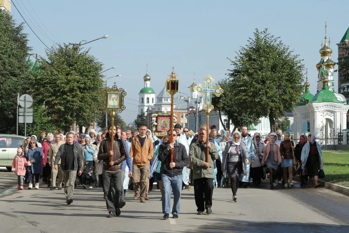 Крестный ход йошкар ола расписание. Крестный ход йошкар ола расписание. Молодёжный крестный ход йошкар-ола. Крестный ход йошкар ола расписание. Церковь троицы.