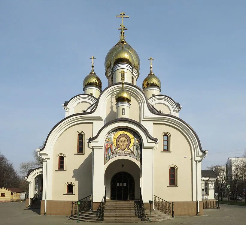 Церковь матроны московской адрес. Церковь Матроны Московской в Дмитровском. Хран Матроне Московской. Храм Святой блаженной Матроны Московской Москва. Храм Матроны Московской Дмитров.