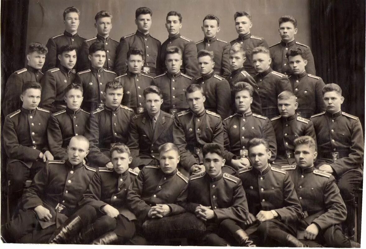 пермское авиационно-техническое училище им ленинского комсомола. калининградское военное авиационно-техническое училище. военное авиационно техническое училище. квату выпуск 1990 калининград. васильковское вату выпуск 1987.