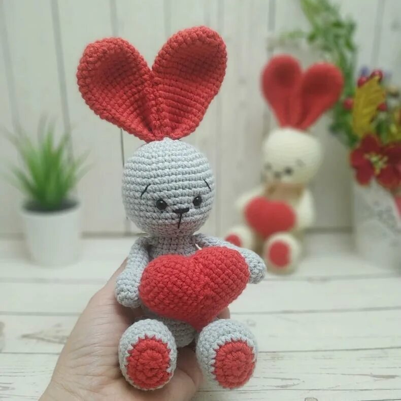 Amigurumi Зайка. Зайка Рафаэлка амигуруми. Вязаный зайчик. Вязаный зайчик крючком. Зайчики крючком видео