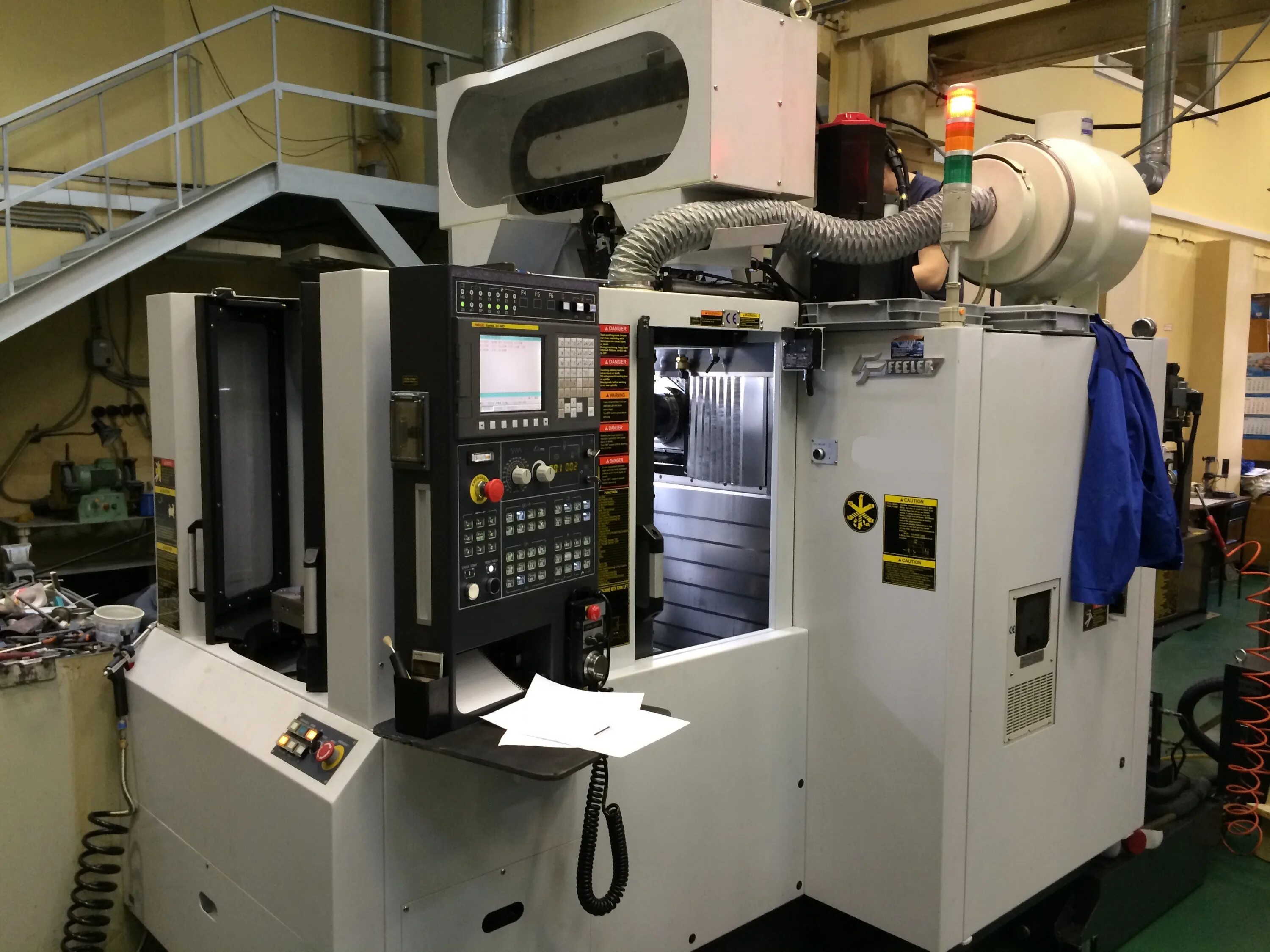 G49 fanuc. смена инструмента фанук. Fanuc i30 панель. чпу g90 g91 fanuc. коррекция на радиус инструмента fanuc таблица.