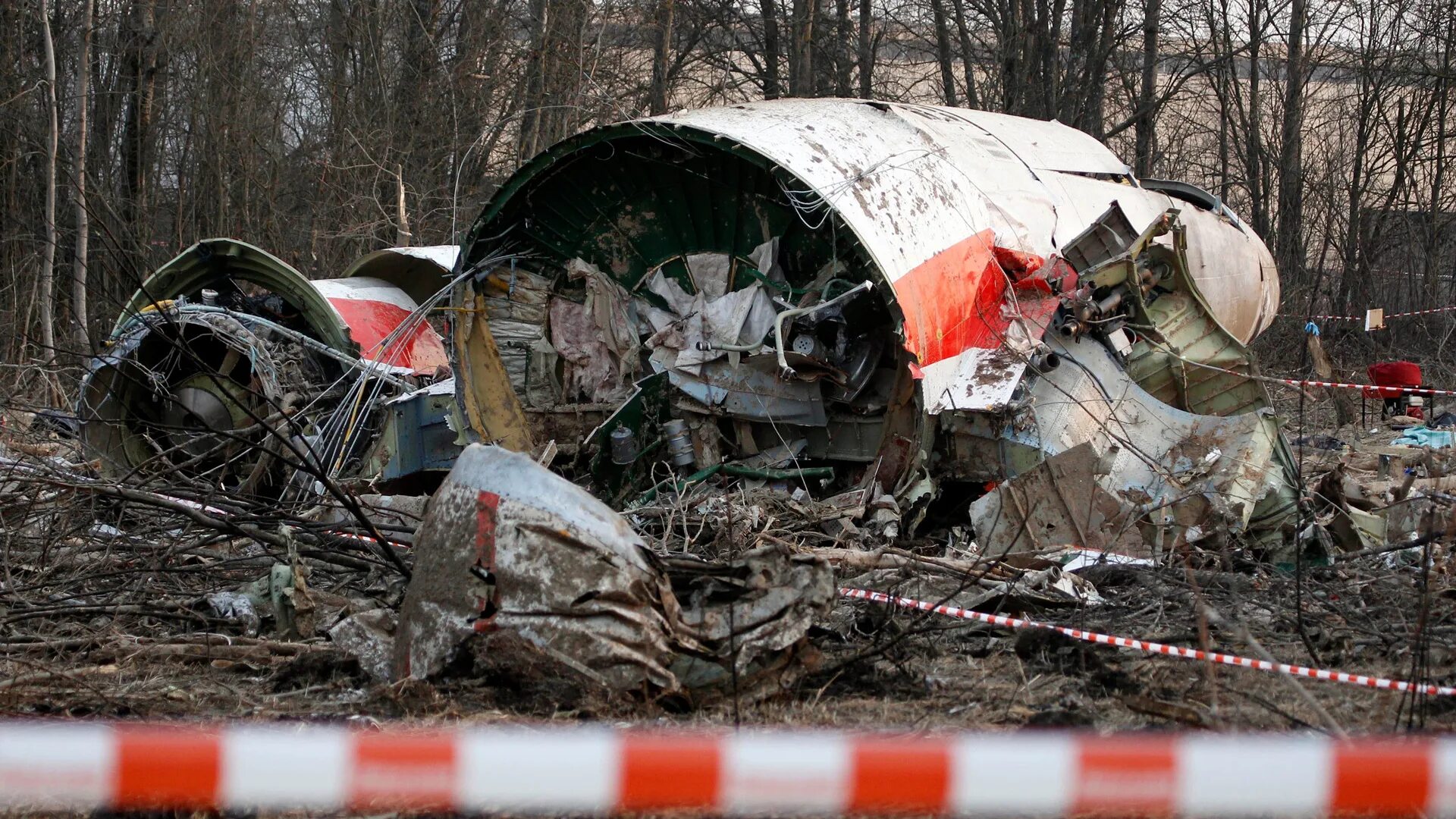 Разбился самолет президента. Катастрофа польского ту-154 под Смоленском. Катастрофа ту-154 в Смоленске. Смоленск ту-154м Лех Качиньский. Смоленск ту 154 тело Качиньского.