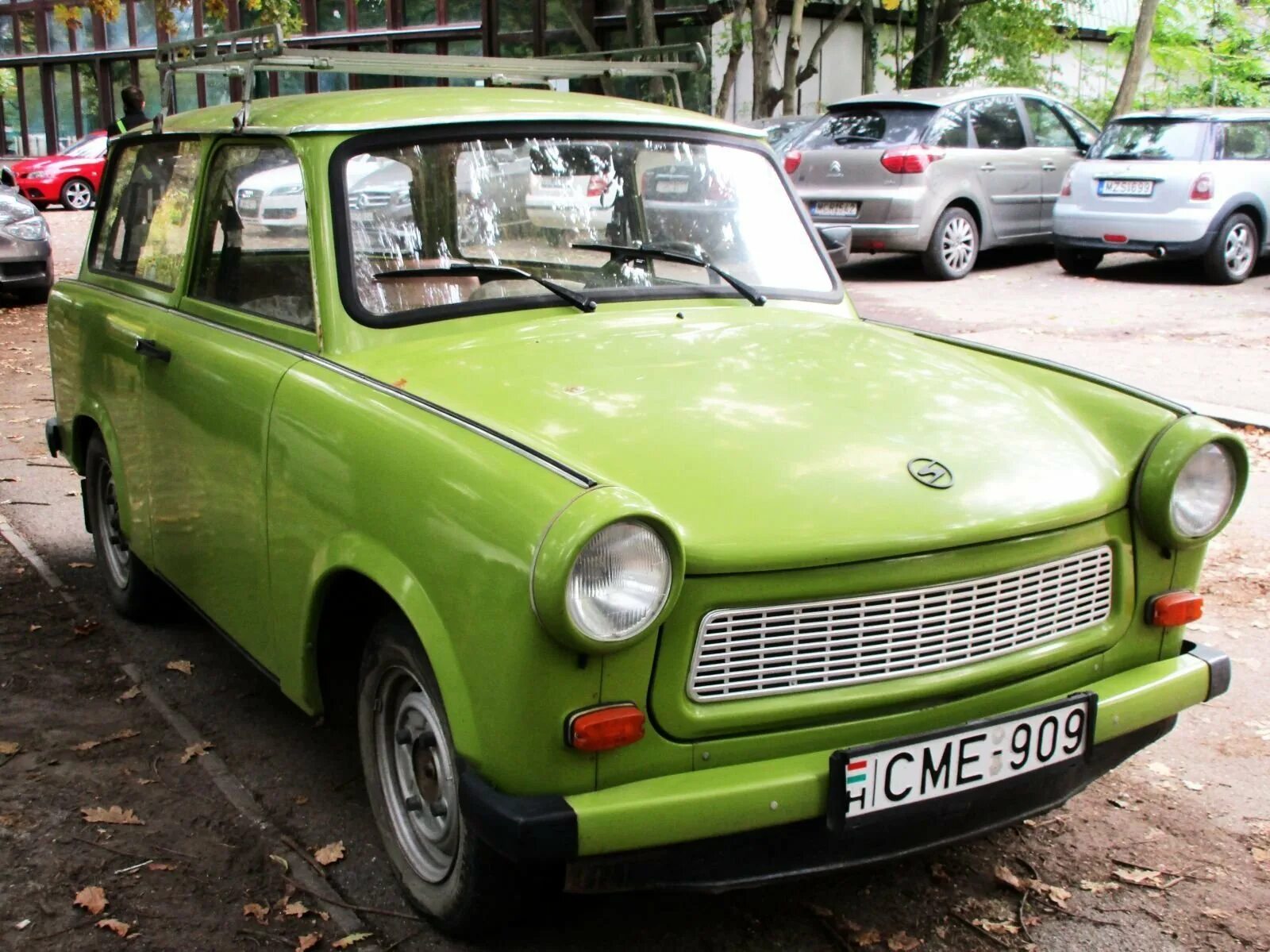 Авто венгрия. Популярная машина в венгрии. Авто венгрия. Машины гдр вартбург. Машины венгрии.