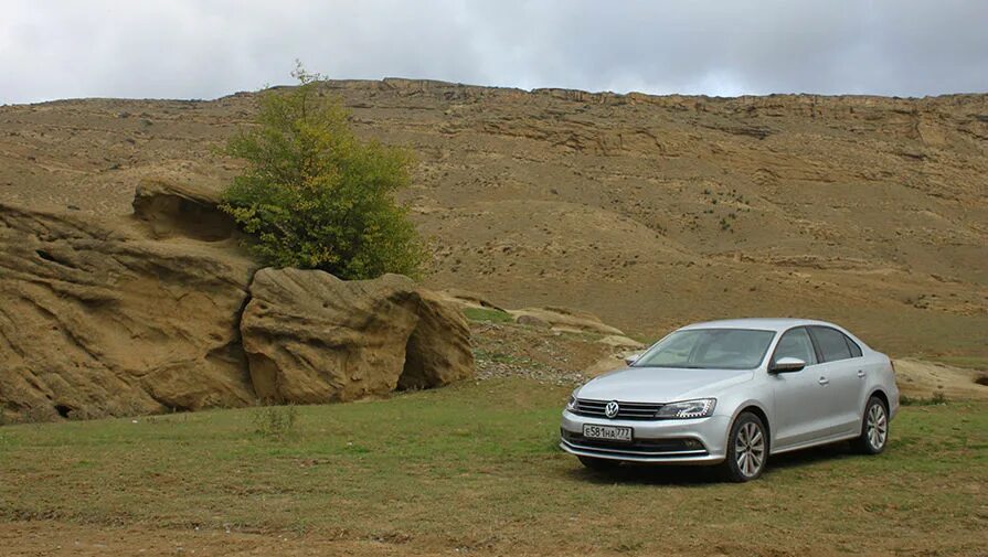 Тест драйв volkswagen. Фольксваген Джетта. БМВ тянет Фольксваген.