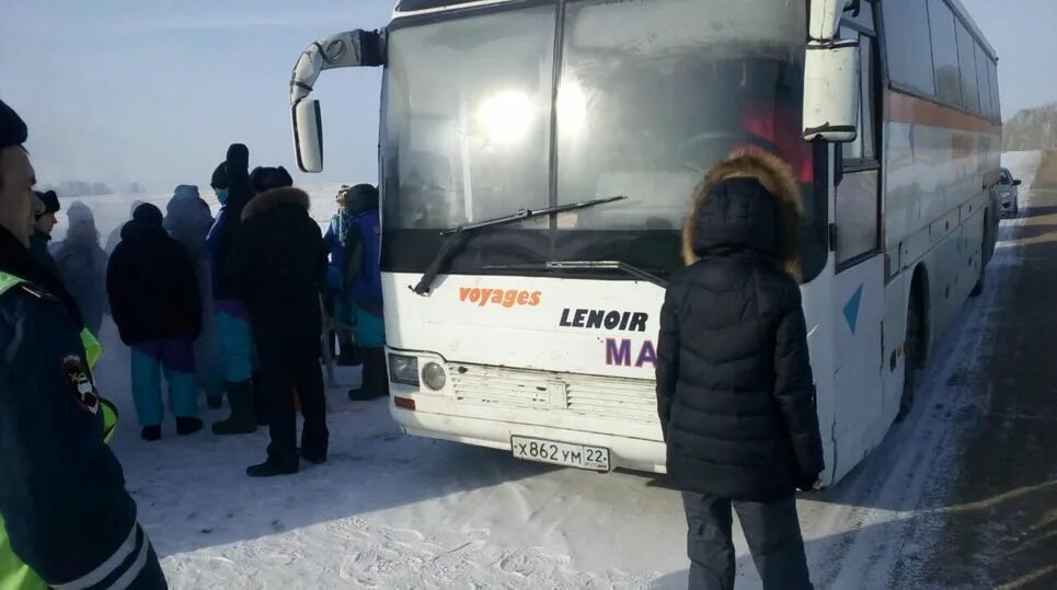 ГАИ Целинное Алтайский край. Сотрудники ГИБДД С Целинное. Авария на трассе Целинное Алтайский край. Автобус барнаул мульта