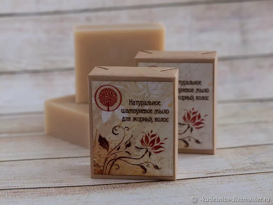 Сухой твердый шампунь для волос. Шампуневое мыло. Мыло шампунь. Твердый шампунь натуральный бережная забота для всех типов волос. Туалетное мыло иланг-иланг мико.