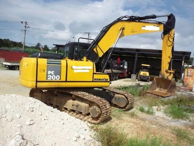 Экскаватор сургуте. Экскаватор Komatsu pc200-7. Комацу рс200. Экскаватор Комаtsu РС-200 (РС-240). Комацу РС 200 7.