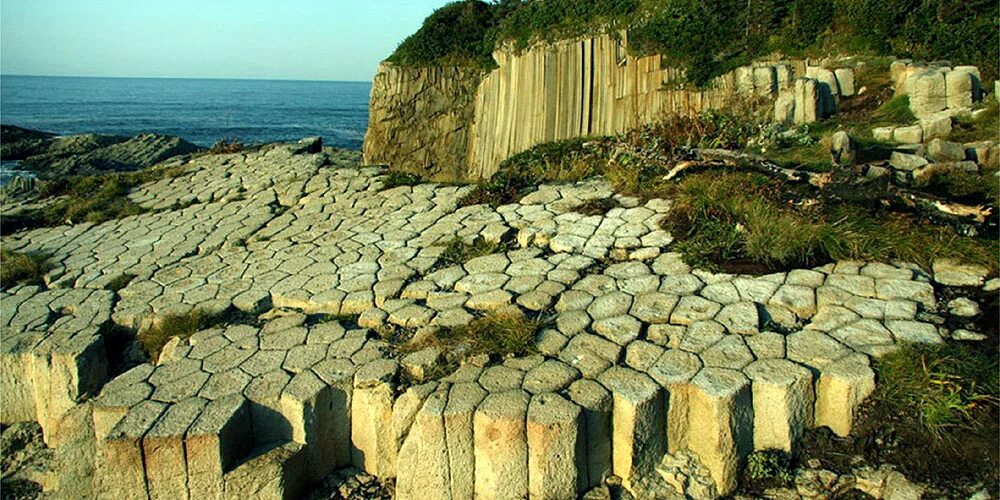 плитка соты керама марацци. природные шестигранные камни. деревянная 3d панель honeycomb. полки соты. тропа великанов северная ирландия.