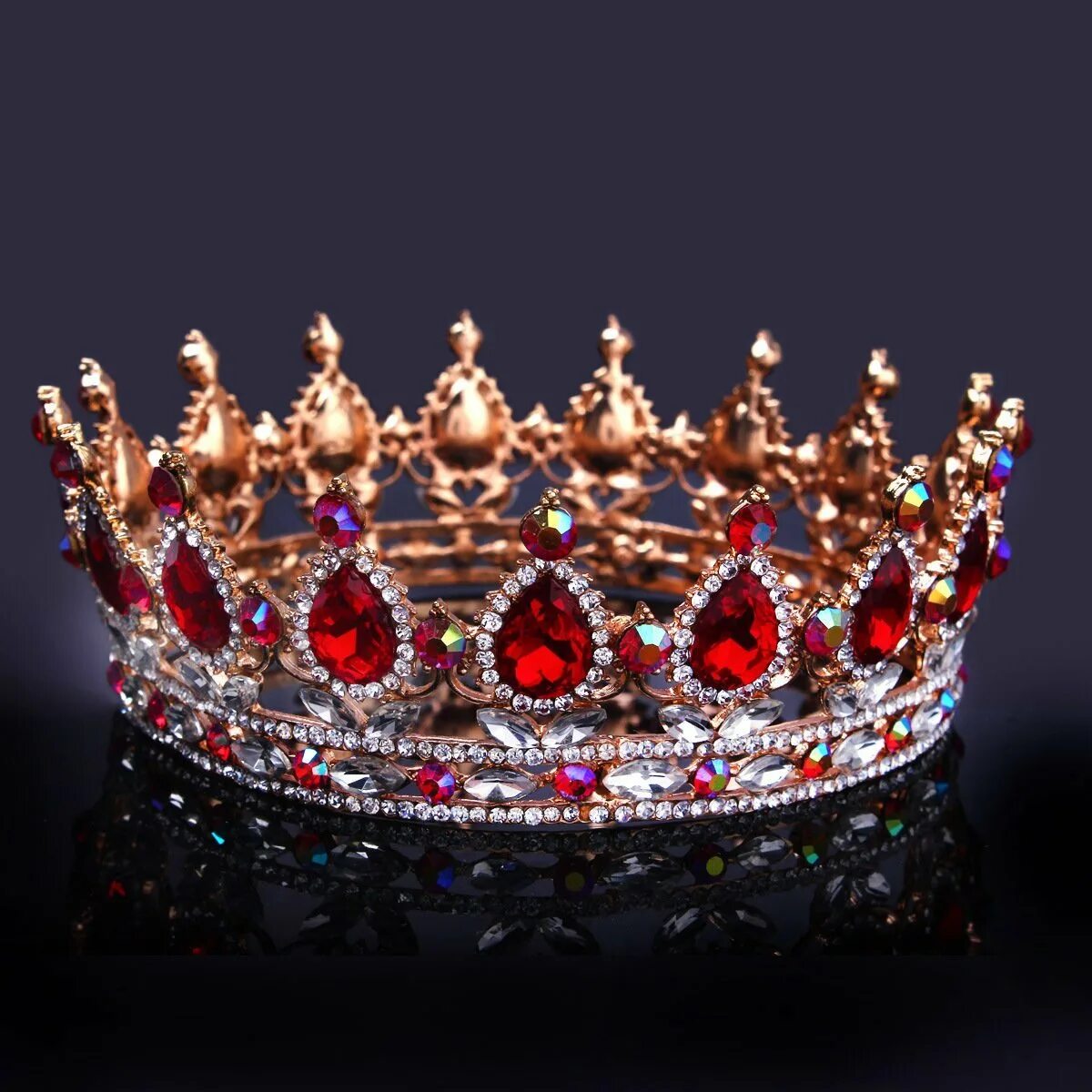 Самая красивая корона. Корона короля Дании Кристиана IV. Диадема тиара корона венец. Золотая корона тиара. Корона короля тиара.
