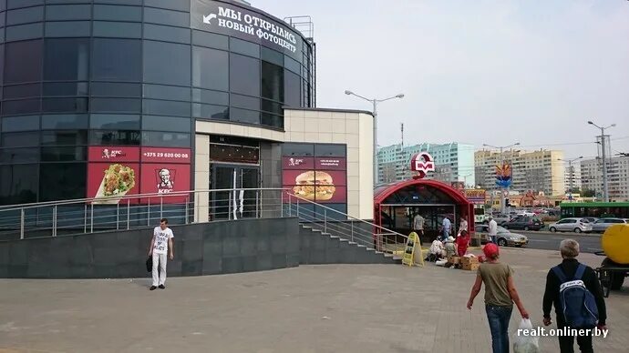 Материк каменная горка. Метро Строгино KFC. Метро каменная горка. Остановки Могилевская -каменная горка. Каменная горка ресторан Морисад.