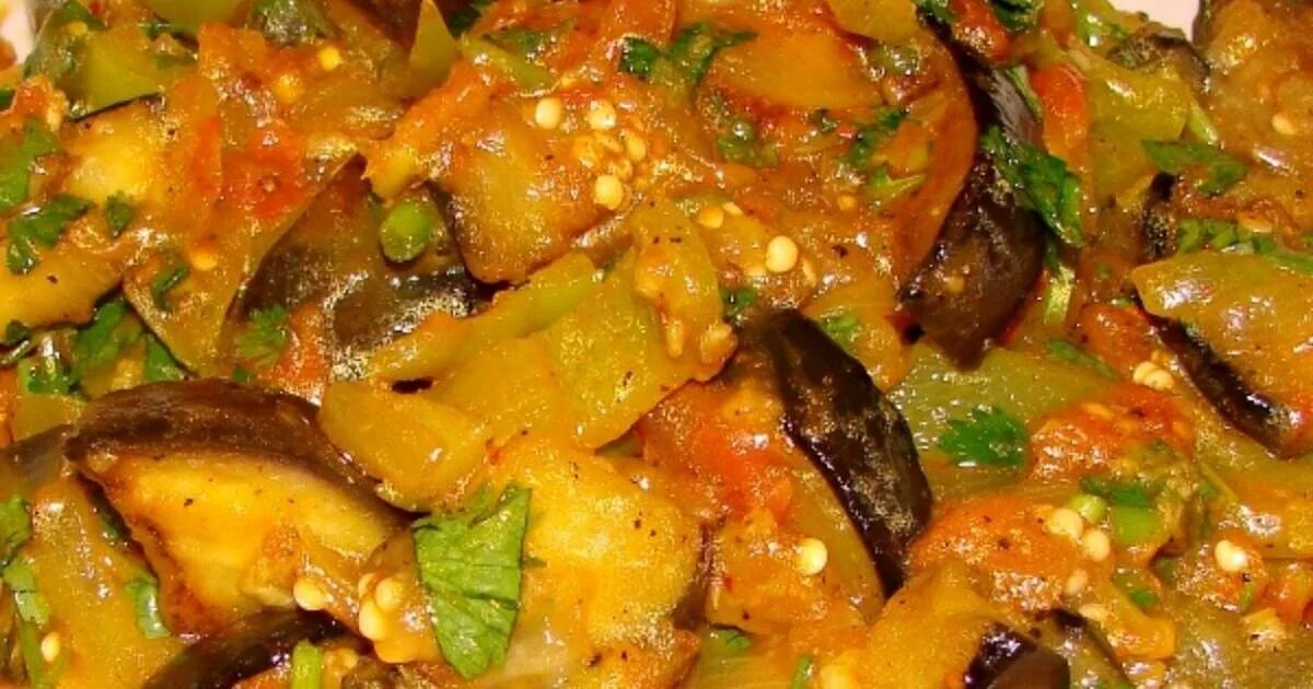 Соте из баклажан и кабачков рецепт. Соте из баклажан. соте из баклажан и кабачков. блюдо соте из баклажанов. соте с баклажанами и кабачками.