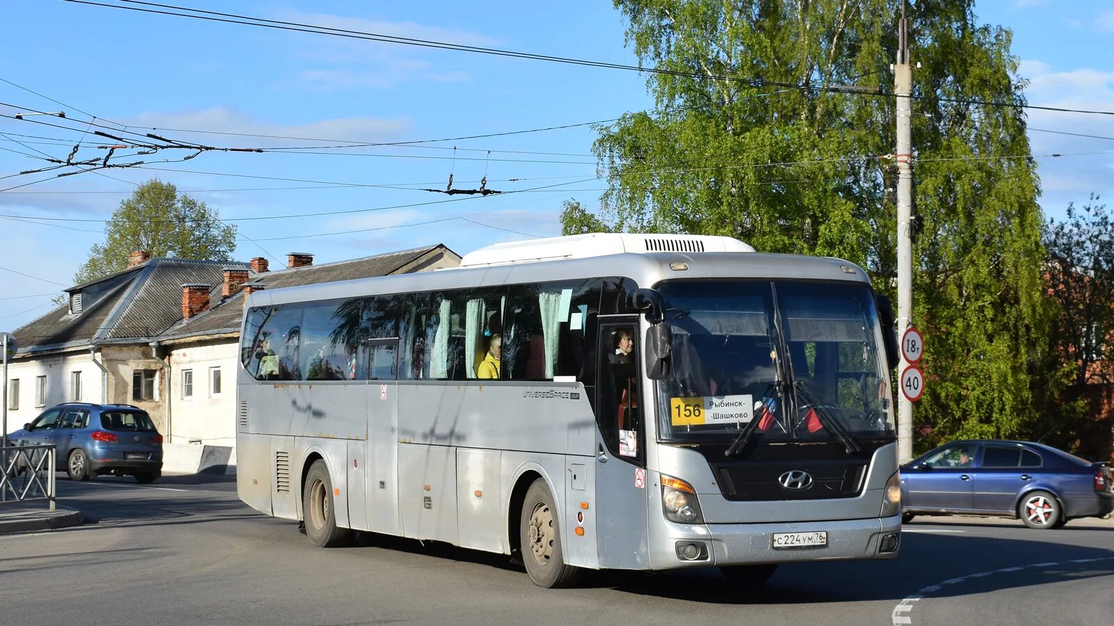 Хендай 595 маршрутка. Автобусы Ярославль. 210 Автобус. Космический автобус.