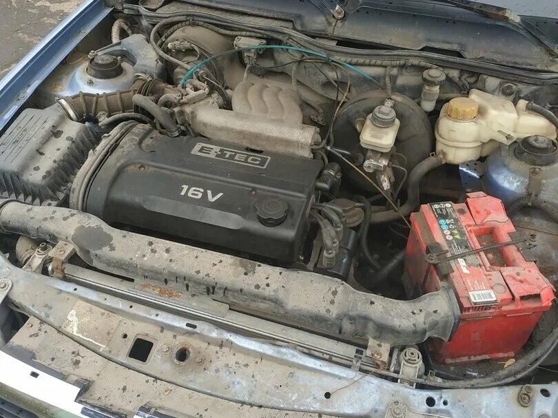 Двигатель дэу нексия 1. Nexia 8 клапанная n150. Нексия n150 под капотом. Дэу нексия 2007 16 клапанная. 6 под капотом.