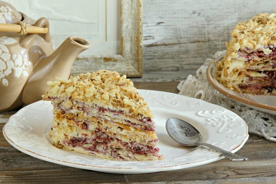 Пирог степка растрепка. Торт наполеон и степка растрепка. Степка растрепка фисташка. Торт степка-растрепка рецепт. Степка растрепка пирожное.