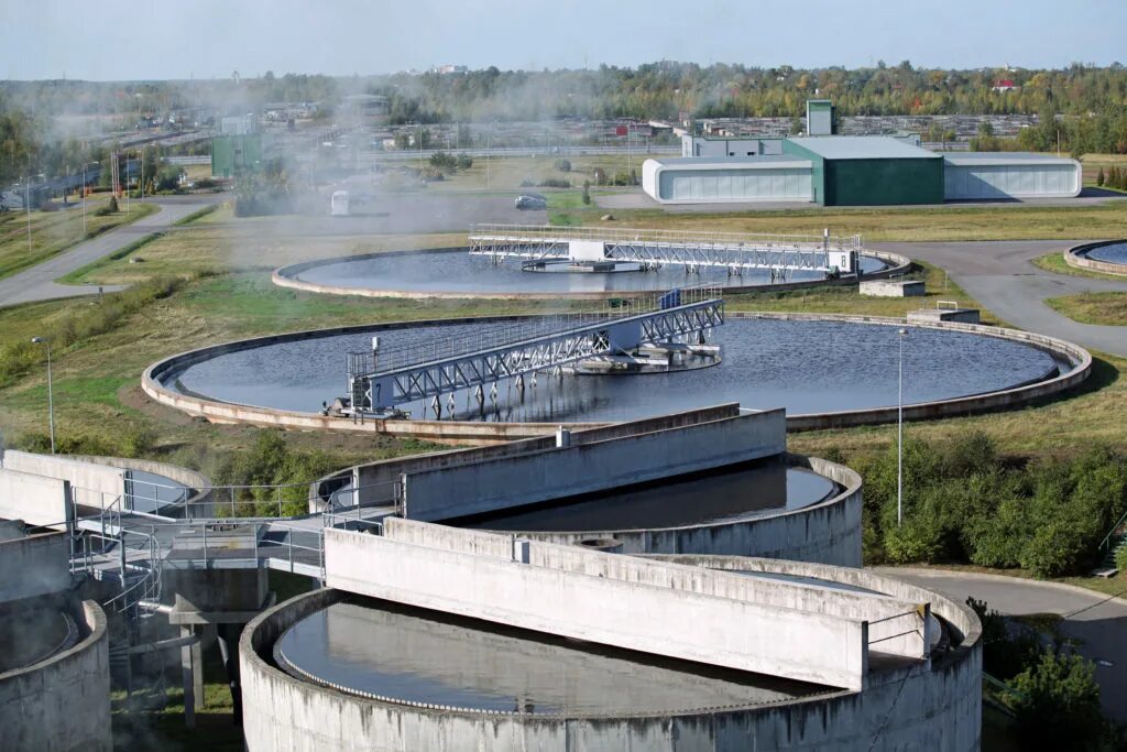 Водоканал богданович. Очистные сооружения водоканала Санкт-Петербурга. Очистные сооружения СПБ Водоканал. Юго-западные очистные сооружения Санкт-Петербурга ЮЗОС. Предприятие ГУП Водоканал Санкт Петербурга.