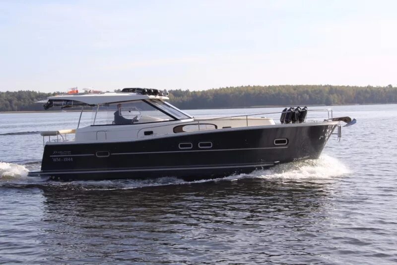 Катер 11 метров самара. Яхта внедорожник. Cobalt boat 40. Азимут 39 яхта. Катер до 12 метров.