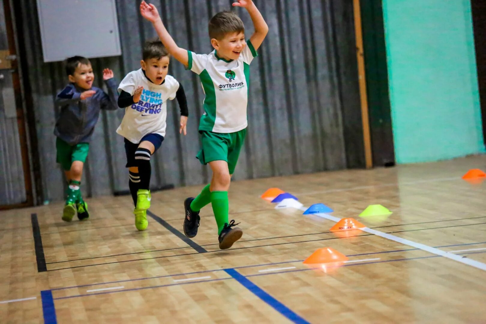 Секция футбола. Profiball футбольная школа. Футбольная школа. Секции футбола в нижнем. Секции футбола в нижнем.