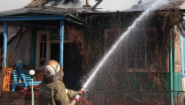 Когалым пожар в жилом доме. Пожар в Когалыме. Поджог когалым