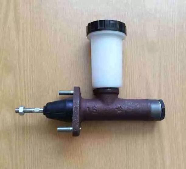 Гцс газ 3302. Главный цилиндр сцепления газ. Главный цилиндр сцепления газ 24. Гцс газ 24. Главный цилиндр сцепления газ.