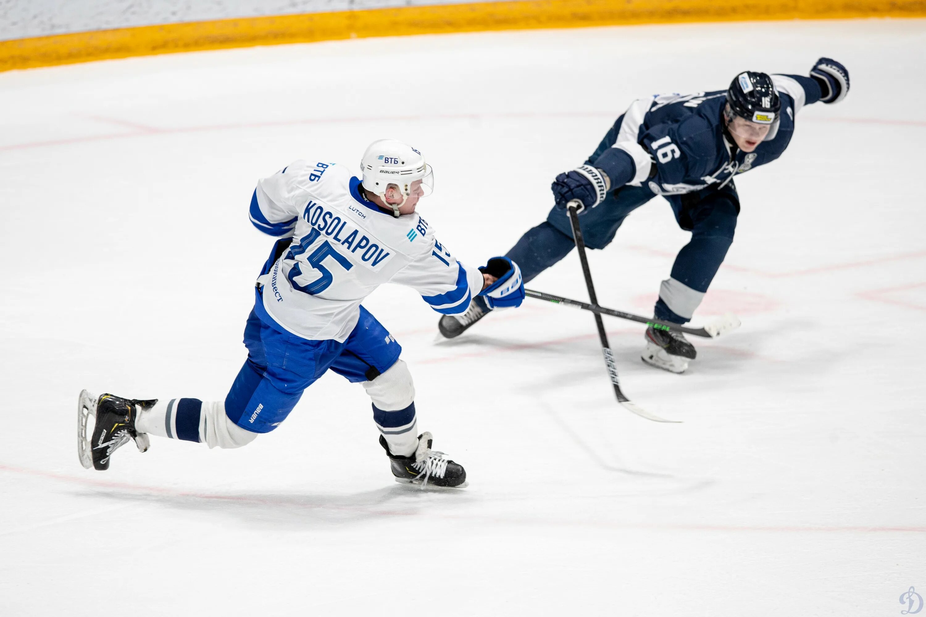 локомотив (хоккейный клуб, ярославль). хоккейная команда ярославский локомотив. хоккей с шайбой сокол красноярск. про хк. опалиховские медведи хоккейная команда.