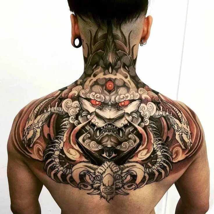 Японское тату на шее. Тату якудза на спине. ханья тату якудза. тату якудза дракон. японские тату на спине.