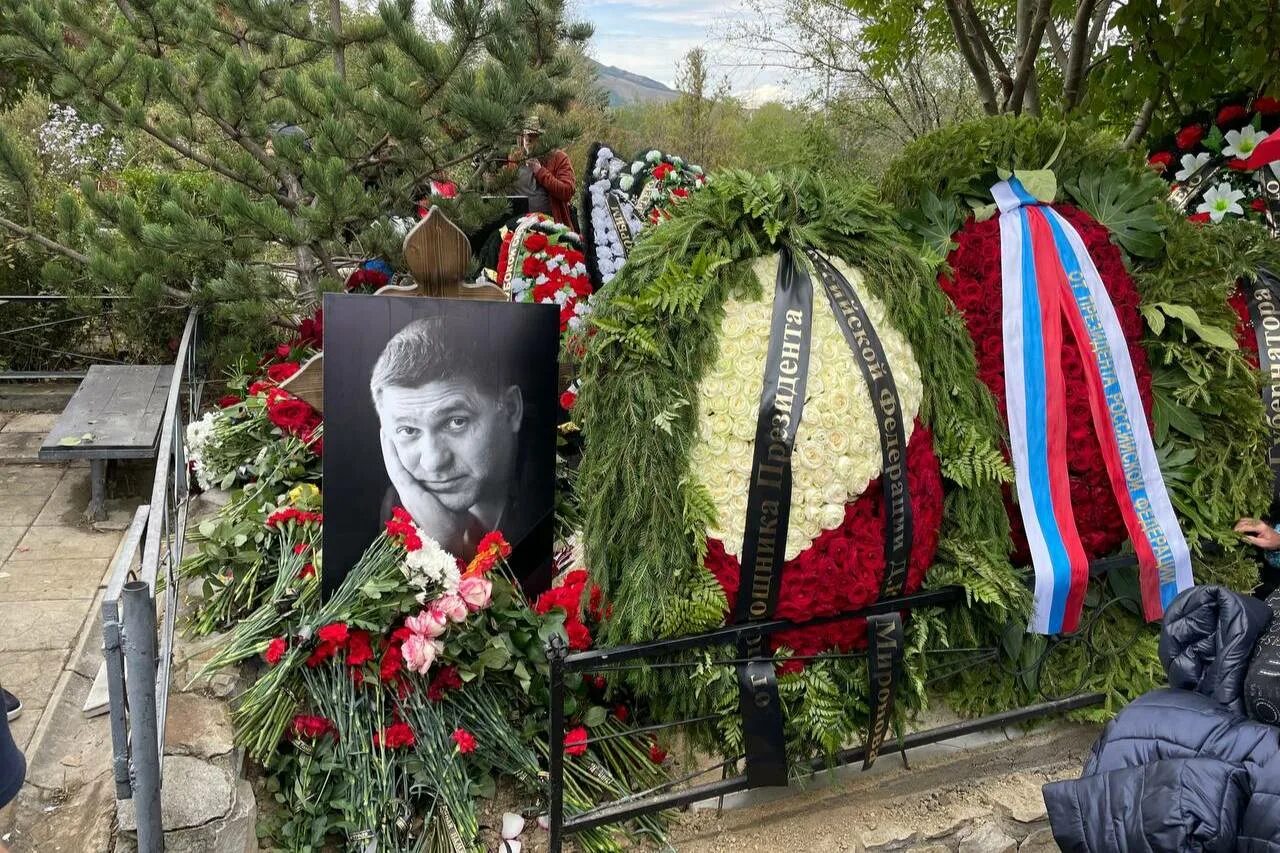 Пускепалис похоронен в Железноводске. Железноводск могила Пускепалис. Могила Сергея Пускепалиса в Железноводске.