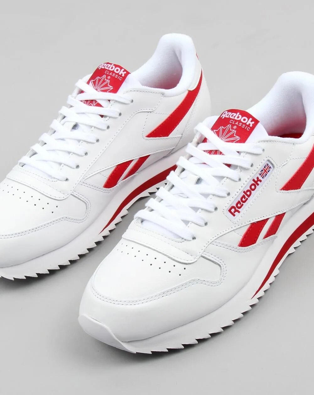 Мужской кроссовки белый красный. Reebok Classic Classic. Reebok Classic Leather Red. Reebok Classic Leather White Blue Red. Reebok Red White 2022.