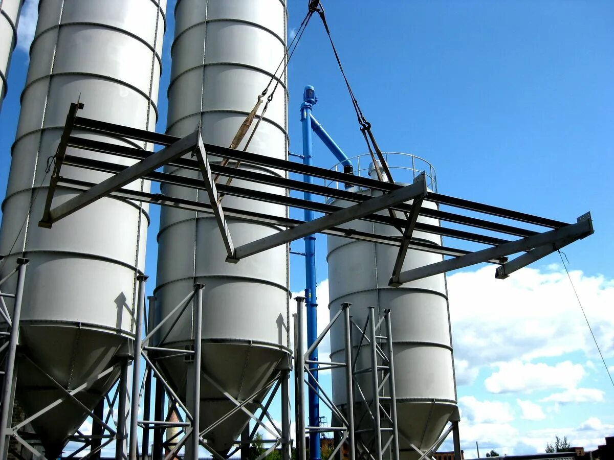 Бункер для щепы дбо-60. 6т. Силос для зерна 20 тонн. Накопитель прицепной бункер для зерна kinza. Бункер для хранения зерна комбикорма 500л.