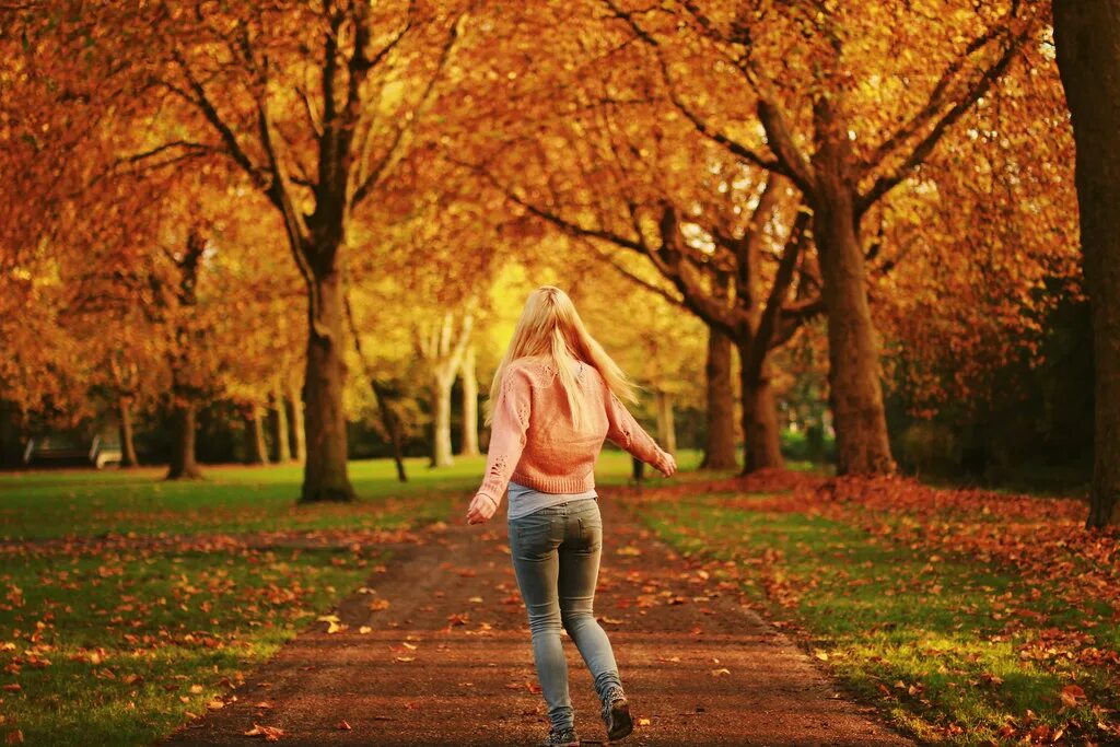 Hello october please be good. Хеллоу октябрь. October quotes. Vapor couture. Хелло октябрь.