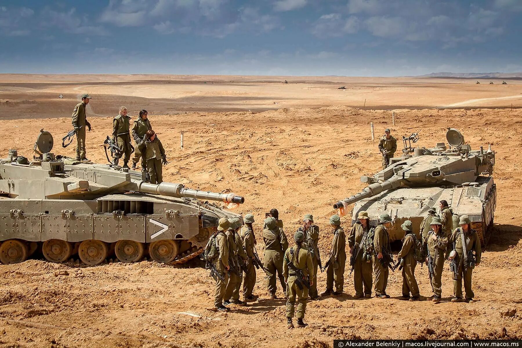 Военные базы израиля. Армия Израиля. Израильские вооруженные силы. Военная база в пустыне. Израильские военные в пустыне.