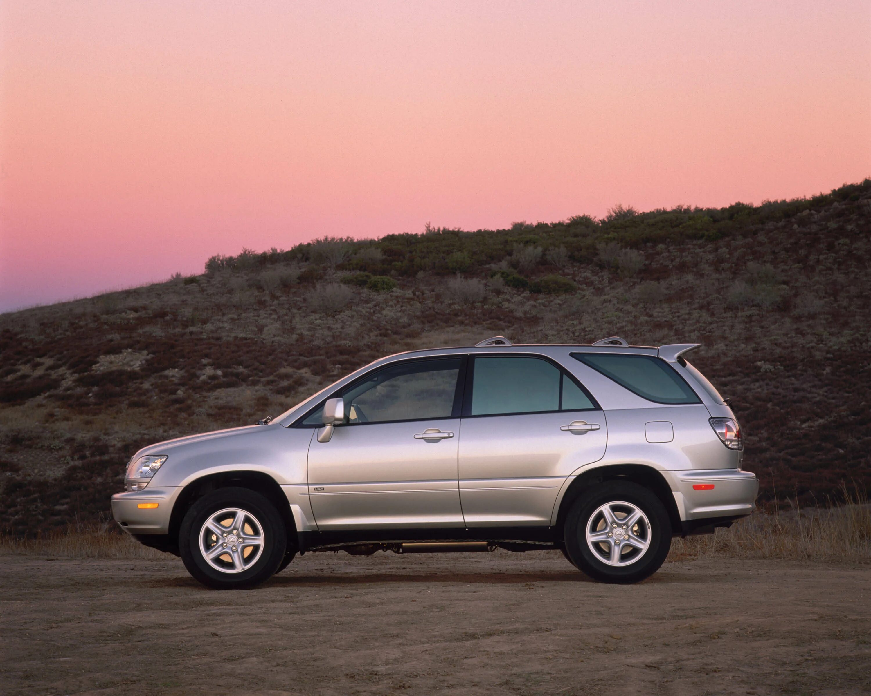 Lexus rx 301 поколения. Лексус РХ 300. Lexus 300 rx300. Lexus rx300 1998-2003. Лексус rx300 2001.