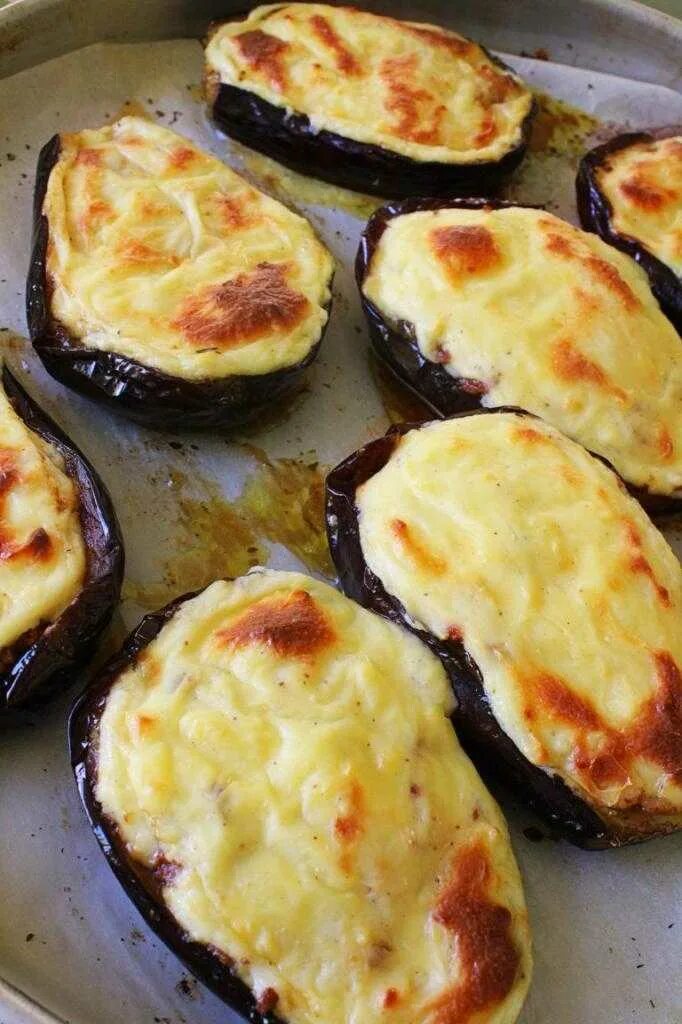 Баклажаны на сковороде рецепты быстро и вкусно. Баклажаны в духовке. печеные баклажаны. баклажаны с сыром в духовке. жареные баклажаны в духовке.
